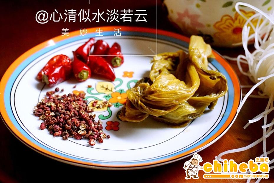 重庆小吃-老坛酸菜肉丝米线
